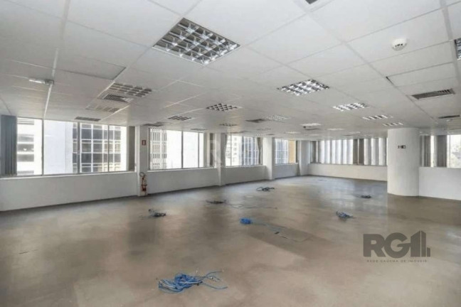 Sala Comercial para Alugar, 800 m² em Centro Histórico - Porto Alegre