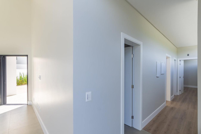 Imagem Casa com 3 Quartos à Venda, 250 m² em Santa Regina - Camboriú