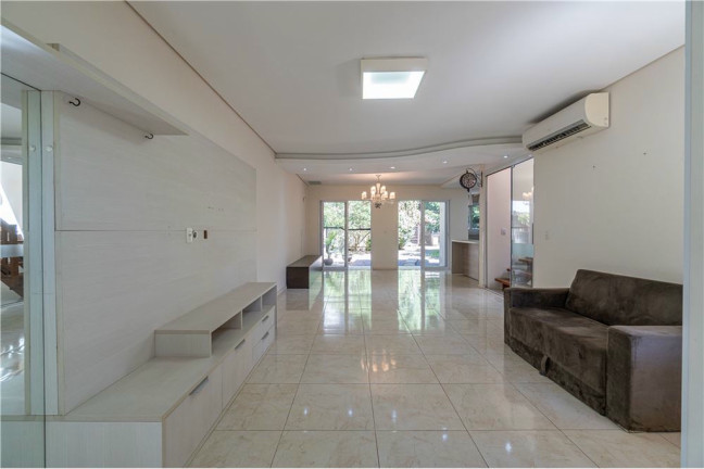 Imagem Casa com 2 Quartos à Venda, 203 m² em Higienópolis - Porto Alegre Imagem Casa com 2 Quartos à Venda, 203 m² em Higienópolis - Porto Alegre