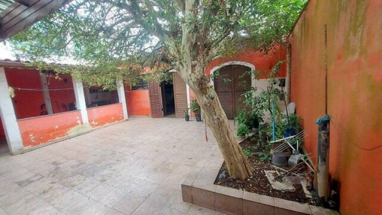 Imagem Casa com 1 Quarto à Venda, 230 m² em Centro - Peruíbe