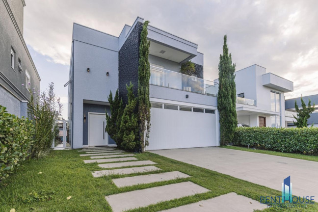 Casa com 5 Quartos à Venda, 270 m² em Santa Regina - Camboriú