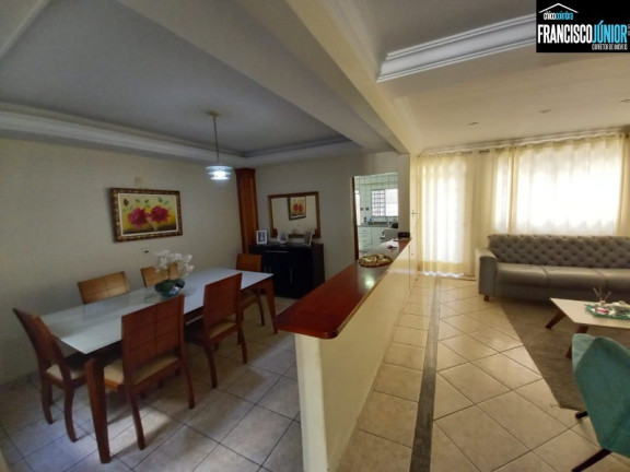 Imagem Casa com 4 Quartos à Venda, 244 m² em Setor Sudoeste - Goiânia Imagem Casa com 4 Quartos à Venda, 244 m² em Setor Sudoeste - Goiânia