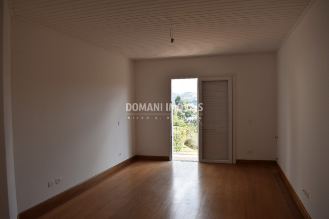 Imagem Casa com 4 Quartos à Venda, 322 m² em Região Do Alto Do Capivari - Campos Do Jordão Imagem Casa com 4 Quartos à Venda, 322 m² em Região Do Alto Do Capivari - Campos Do Jordão