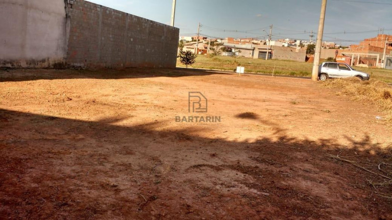 Terreno à Venda, 271 m² em Jardim Planalto - Araras