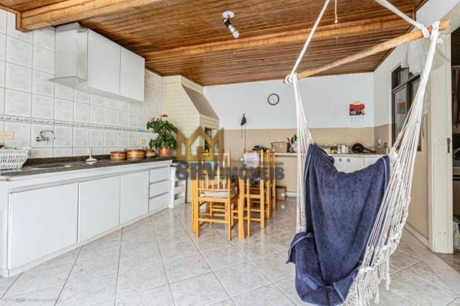Imagem Sobrado com 3 Quartos à Venda, 262 m² em água Verde - Curitiba