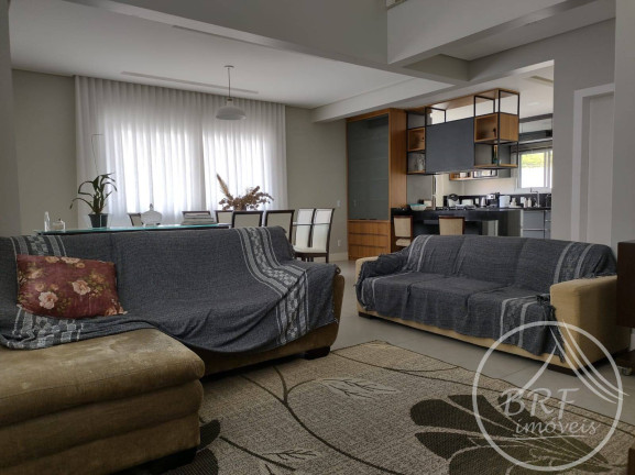 Imagem Casa com 3 Quartos à Venda, 327 m² em Estreito - Florianópolis Imagem Casa com 3 Quartos à Venda, 327 m² em Estreito - Florianópolis