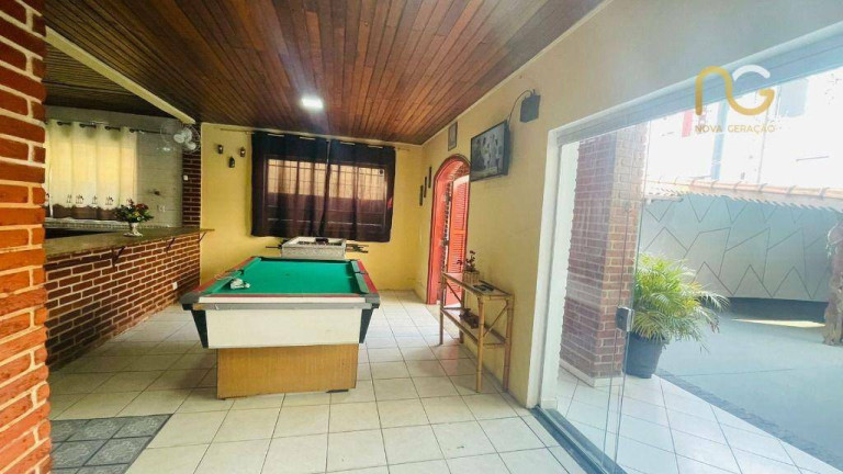 Imagem Casa com 4 Quartos à Venda, 300 m² em Canto Do Forte - Praia Grande Imagem Casa com 4 Quartos à Venda, 300 m² em Canto Do Forte - Praia Grande