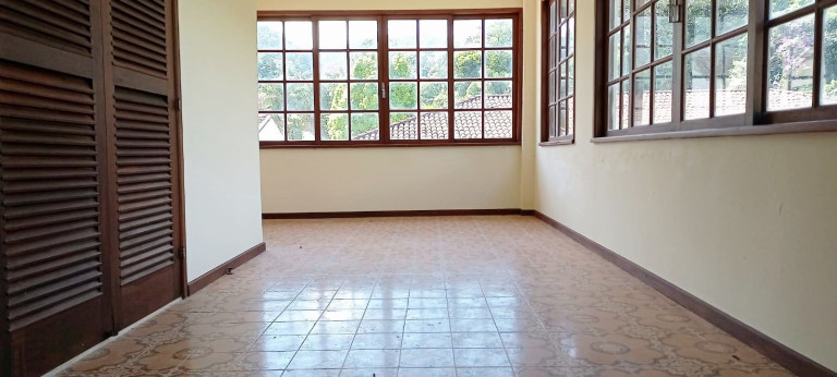 Imagem Casa com 7 Quartos à Venda, 348 m² em Comary - Teresópolis Imagem Casa com 7 Quartos à Venda, 348 m² em Comary - Teresópolis