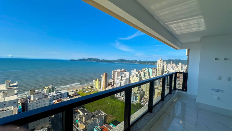 Apartamento com 4 Quartos à Venda, 180 m² em Meia Praia - Itapema