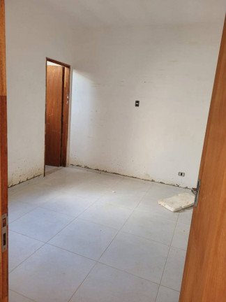 Imagem Casa com 2 Quartos à Venda, 65 m² em Jardim Continental Ii - Taubaté