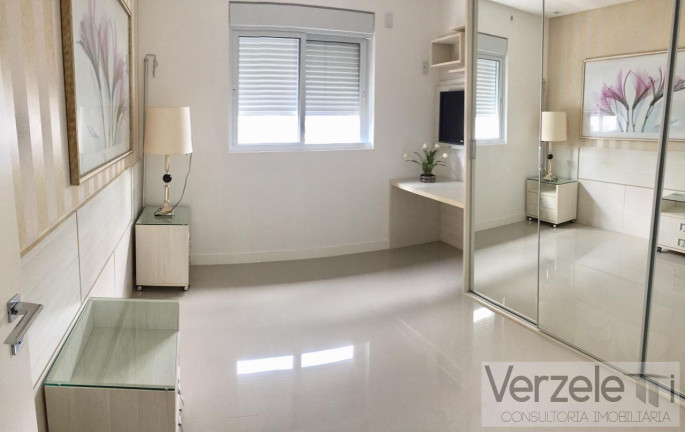 Imagem Apartamento com 3 Quartos à Venda, 130 m² em Centro - Balneário Camboriú Imagem Apartamento com 3 Quartos à Venda, 130 m² em Centro - Balneário Camboriú