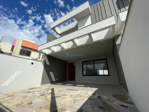 Imagem Sobrado com 3 Quartos à Venda, 174 m² em Bela Vista - Canoas