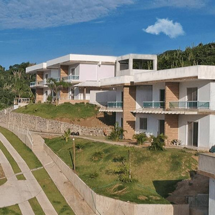 Imagem Casa de Condomínio com 3 Quartos à Venda, 82 m² em Peró - Cabo Frio