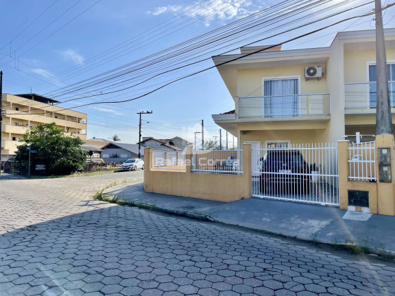 Imagem Sobrado com 3 Quartos à Venda, 136 m² em Salinas - Balneário Barra Do Sul