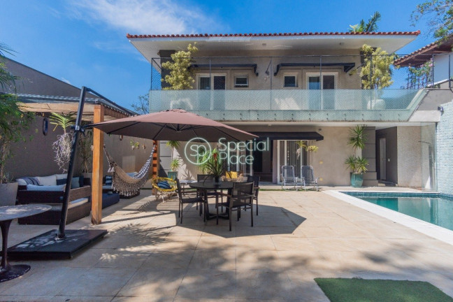 Casa com 4 Quartos à Venda, 606 m² em Pacaembu - São Paulo