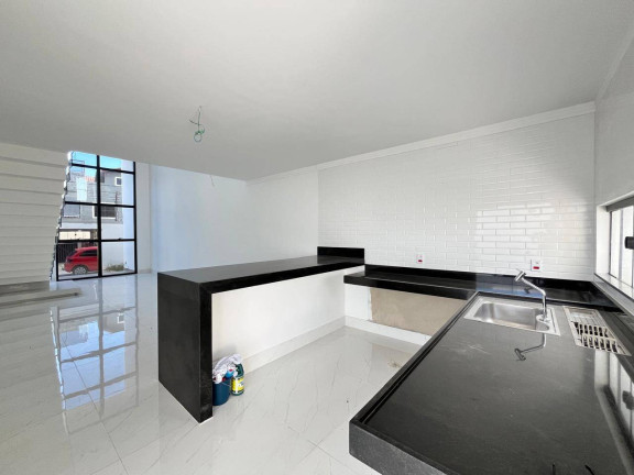 Imagem Casa com 4 Quartos à Venda, em Estação - São Pedro Da Aldeia Imagem Casa com 4 Quartos à Venda, em Estação - São Pedro Da Aldeia