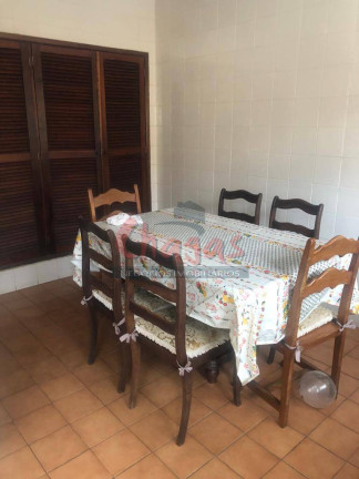 Imagem Sobrado com 6 Quartos à Venda, 200 m² em Centro - Caraguatatuba Imagem Sobrado com 6 Quartos à Venda, 200 m² em Centro - Caraguatatuba