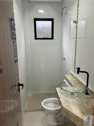 Imagem Imóvel com 2 Quartos à Venda, 48 m² em Maracanã - Praia Grande Imagem Imóvel com 2 Quartos à Venda, 48 m² em Maracanã - Praia Grande