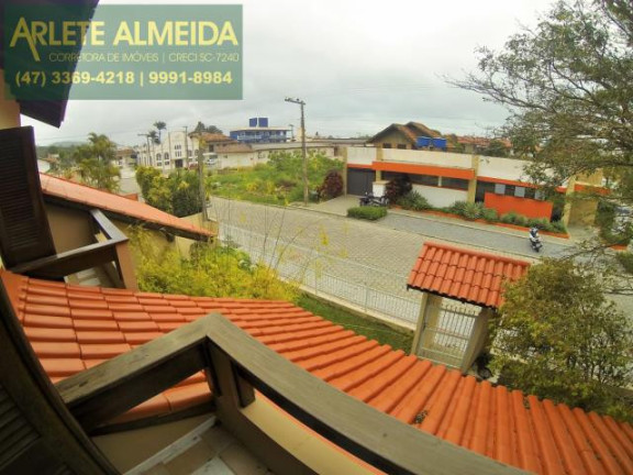Imagem Casa com 4 Quartos à Venda, 250 m² em Centro - Porto Belo Imagem Casa com 4 Quartos à Venda, 250 m² em Centro - Porto Belo
