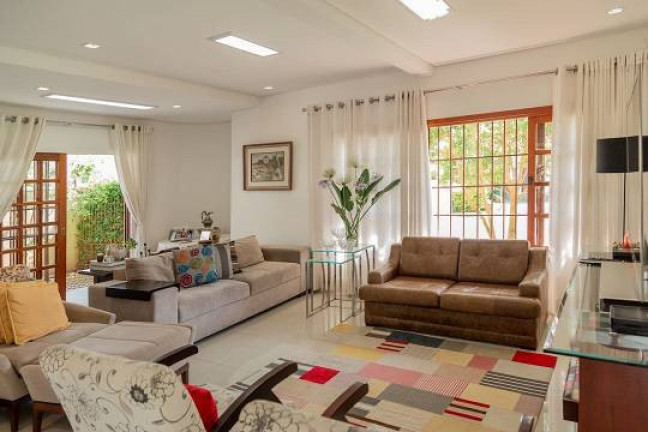 Imagem Casa com 4 Quartos para Alugar, 280 m² em Jurerê Internacional - Florianópolis