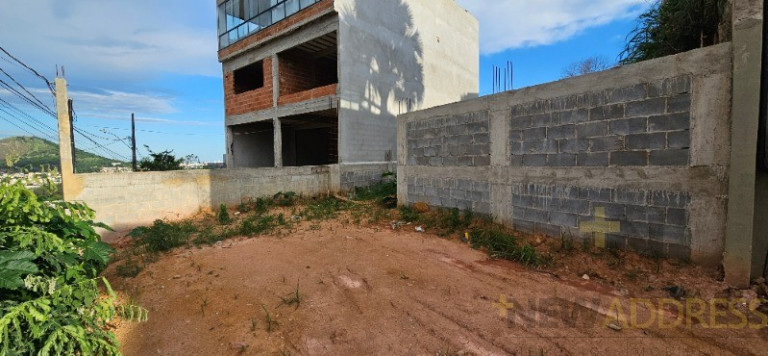 Terreno à Venda, 360 m² em Jardim América - Cariacica