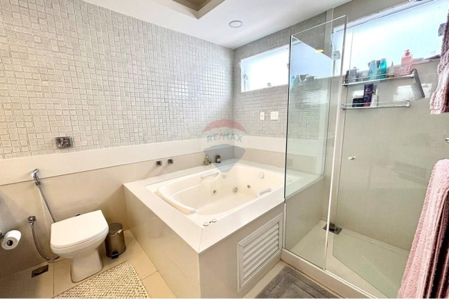 Imagem Casa de Condomínio com 5 Quartos à Venda, 332 m² em Barra Da Tijuca - Rio De Janeiro Imagem Casa de Condomínio com 5 Quartos à Venda, 332 m² em Barra Da Tijuca - Rio De Janeiro