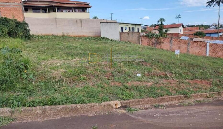 Terreno à Venda, 416 m² em Jardim Iolanda - Botucatu