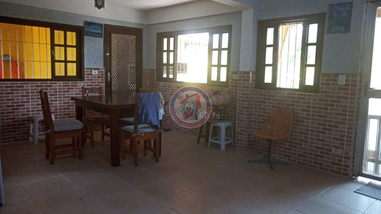 Imagem Casa com 3 Quartos à Venda, 280 m² em Solemar - Praia Grande Imagem Casa com 3 Quartos à Venda, 280 m² em Solemar - Praia Grande