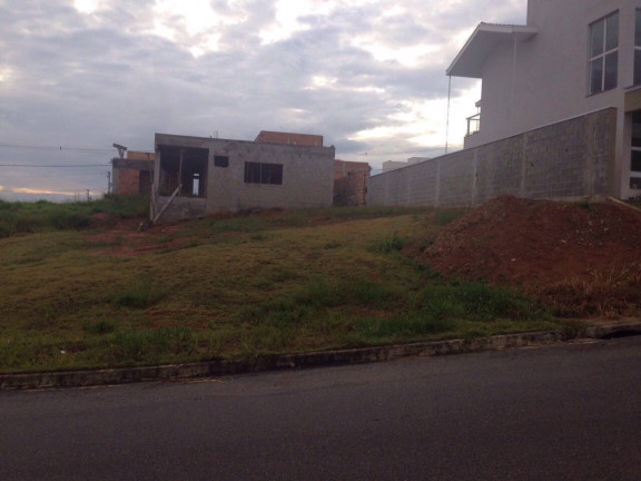Terreno à Venda, 459 m² em Bairro Do Grama - Caçapava