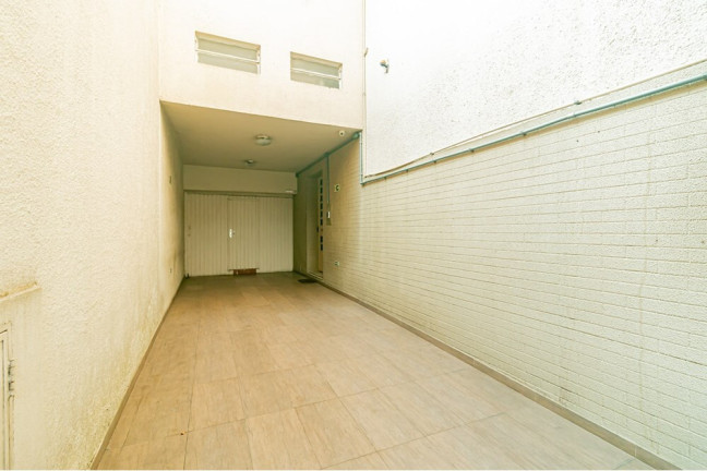 Imagem Imóvel com 2 Quartos à Venda, em Auxiliadora - Porto Alegre Imagem Imóvel com 2 Quartos à Venda, em Auxiliadora - Porto Alegre