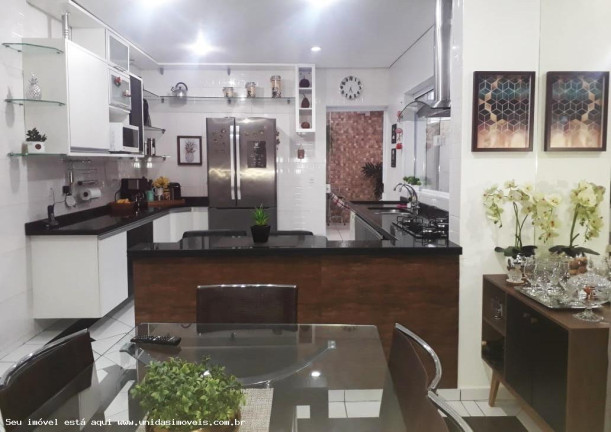 Imagem Casa com 3 Quartos à Venda, 360 m² em Jardim Nosso Lar - São Paulo Imagem Casa com 3 Quartos à Venda, 360 m² em Jardim Nosso Lar - São Paulo