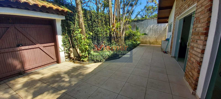 Imagem Casa com 4 Quartos à Venda, 213 m² em Jardim Virgínia - Guarujá Imagem Casa com 4 Quartos à Venda, 213 m² em Jardim Virgínia - Guarujá