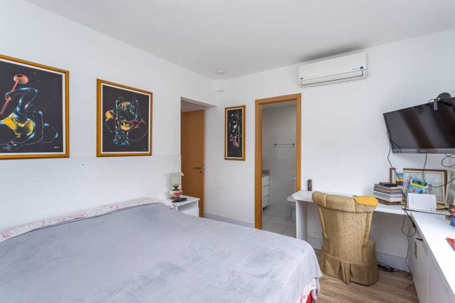Imagem Imóvel com 3 Quartos à Venda, em Menino Deus - Porto Alegre Imagem Imóvel com 3 Quartos à Venda, em Menino Deus - Porto Alegre