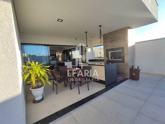 Imagem Sobrado com 5 Quartos à Venda, 232 m² em Itapema Do Saí - Itapoá