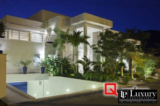 Imagem Casa com 9 Quartos à Venda, 1.535 m² em Tabatinga - Caraguatatuba Imagem Casa com 9 Quartos à Venda, 1.535 m² em Tabatinga - Caraguatatuba