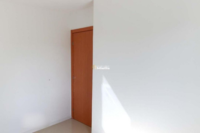 Imagem Imóvel com 2 Quartos à Venda, 50 m² em Vila Nova - Porto Alegre Imagem Imóvel com 2 Quartos à Venda, 50 m² em Vila Nova - Porto Alegre