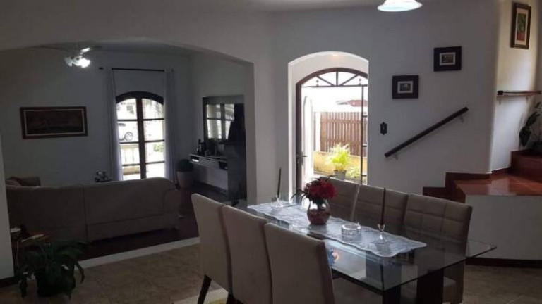 Imagem Casa com 8 Quartos à Venda, 440 m² em Alto Do Cardoso - Pindamonhangaba Imagem Casa com 8 Quartos à Venda, 440 m² em Alto Do Cardoso - Pindamonhangaba