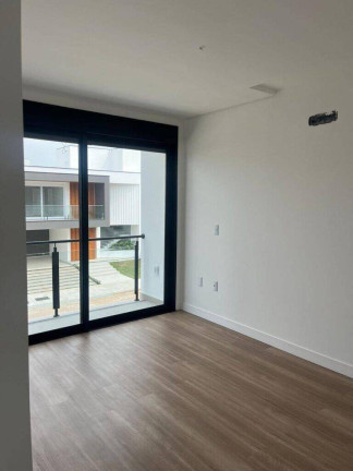 Imagem Casa com 3 Quartos à Venda,  em Rio Tavares - Florianópolis