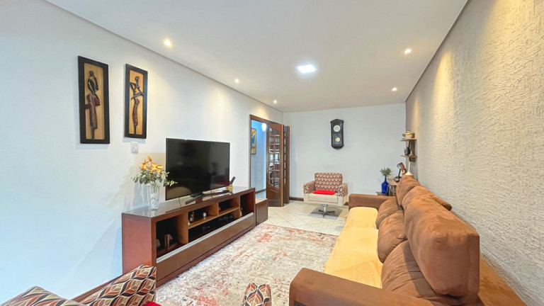 Imagem Casa com 3 Quartos à Venda, 156 m² em Vila Nova - Porto Alegre Imagem Casa com 3 Quartos à Venda, 156 m² em Vila Nova - Porto Alegre