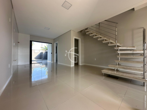 Imagem Casa com 3 Quartos à Venda,  em Bom Retiro - Joinville