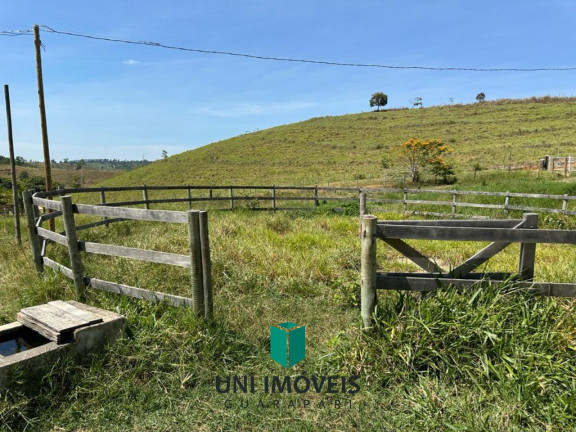 Imagem Imóvel com 3 Quartos à Venda, em Zona Rura - Resplendor Imagem Imóvel com 3 Quartos à Venda, em Zona Rura - Resplendor
