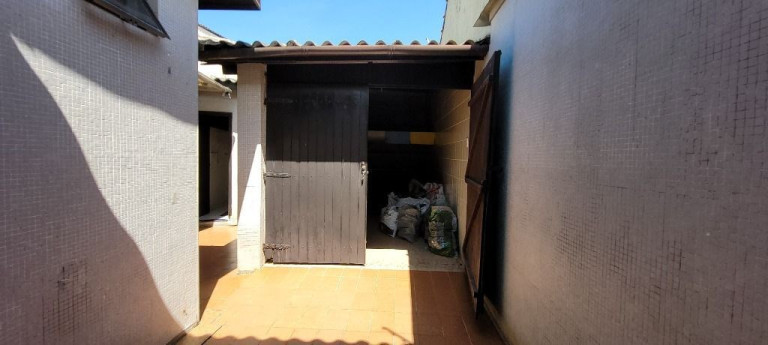 Imagem Casa com 1 Quarto à Venda, 279 m² em Solemar - Praia Grande Imagem Casa com 1 Quarto à Venda, 279 m² em Solemar - Praia Grande