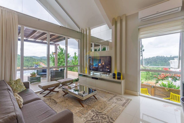 Imagem Casa com 3 Quartos à Venda, 380 m² em Camboriú