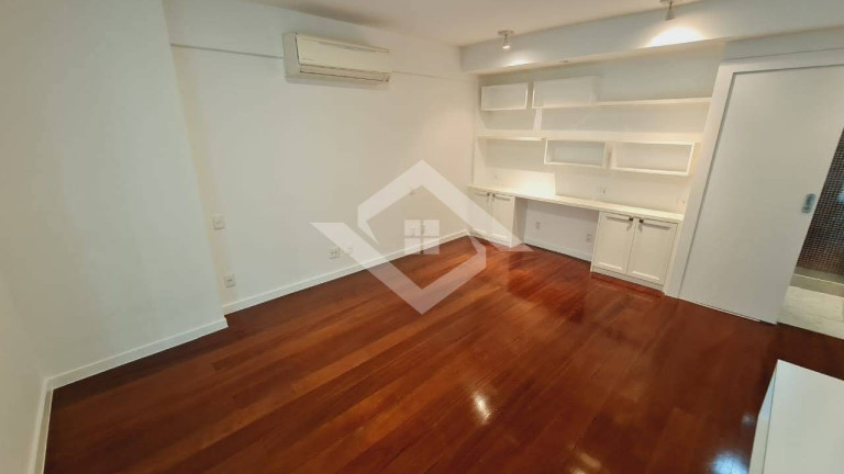 Imagem Apartamento com 3 Quartos à Venda, 193 m² em Leblon - Rio De Janeiro Imagem Apartamento com 3 Quartos à Venda, 193 m² em Leblon - Rio De Janeiro