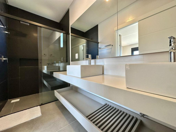 Imagem Sobrado com 4 Quartos à Venda, 212 m² em Centro - Xangri-la