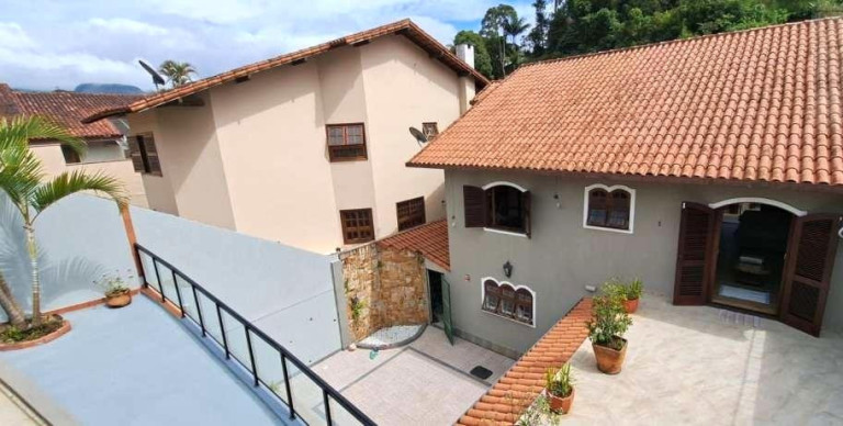 Imagem Casa com 3 Quartos à Venda, 472 m² em Tijuca - Teresópolis Imagem Casa com 3 Quartos à Venda, 472 m² em Tijuca - Teresópolis