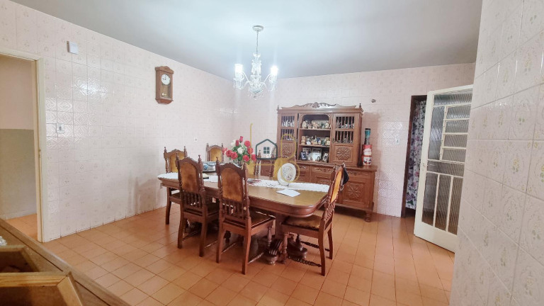 Imagem Sobrado com 3 Quartos à Venda, 243 m² em Jardim Palmares - Londrina
