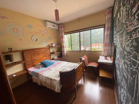Imagem Casa com 4 Quartos à Venda, 270 m² em Carlos Guinle - Teresópolis Imagem Casa com 4 Quartos à Venda, 270 m² em Carlos Guinle - Teresópolis