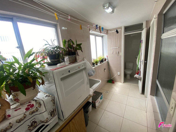 Imagem Apartamento com 4 Quartos à Venda, 122 m² em Centro - Florianópolis Imagem Apartamento com 4 Quartos à Venda, 122 m² em Centro - Florianópolis