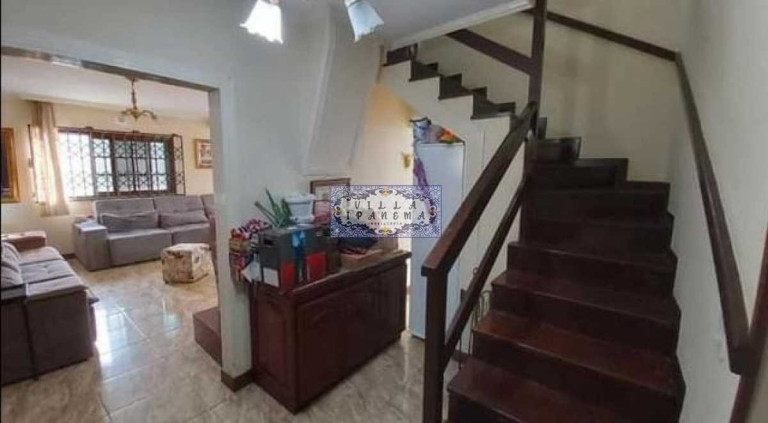 Imagem Imóvel com 4 Quartos à Venda, 258 m² em Fazendinha - Teresópolis